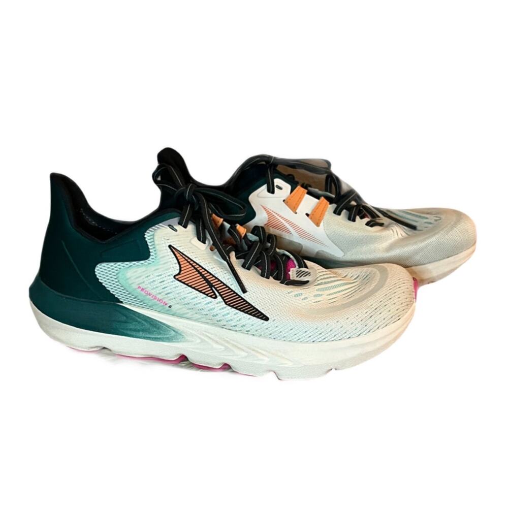 Altra Women’s Running Shoes – Size 7.5 US